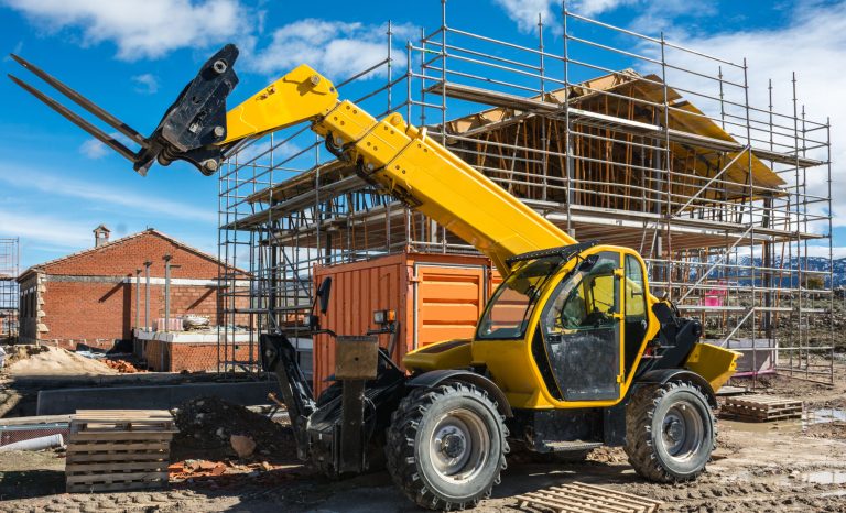 Forklifts in the construction of a single-family house