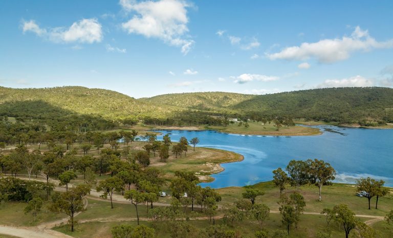 Holidaymakers,Free,Camping,At,Eungella,Dam,,Queensland,,Australia.